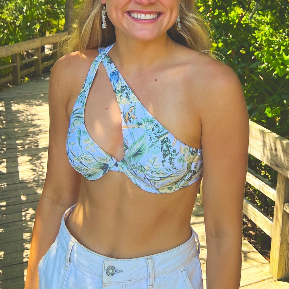 One-Shoulder Underwire Bikini Top